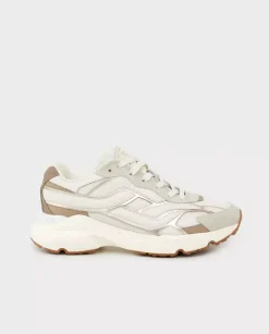 Beżowe skórzane sneakersy