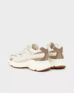 Beżowe skórzane sneakersy