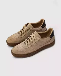 Beżowe sneakersy ze skóry welurowej