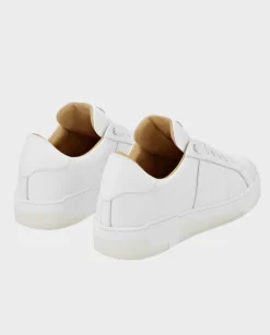 Białe skórzane sneakersy