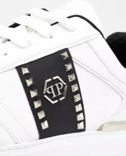 Białe skórzane sneakersy Lo-Top Studs