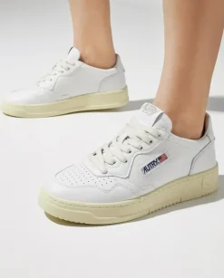 Białe skórzane sneakersy Medalist