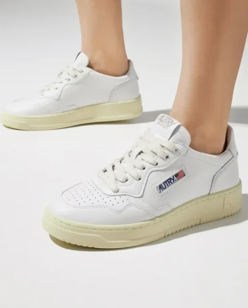 Białe skórzane sneakersy Medalist