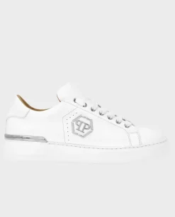 Białe sneakersy ze srebrnym logo