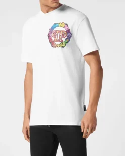 Biały t-shirt z kolorowym logo