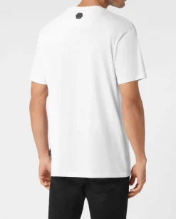 Biały t-shirt z kolorowym logo