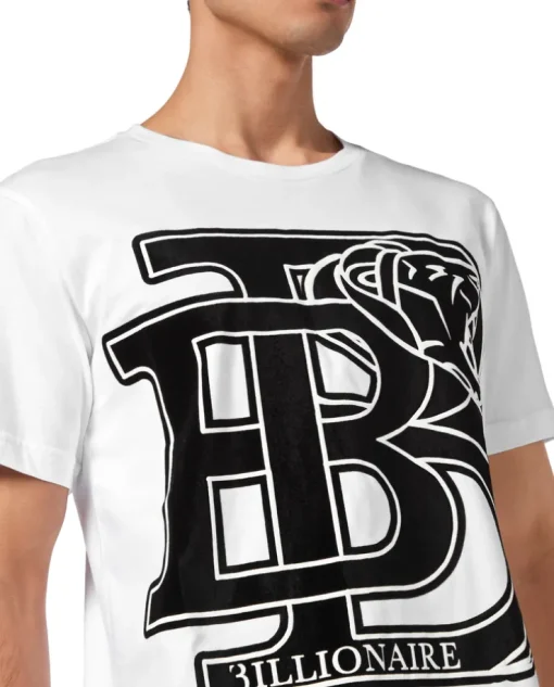 Biały t-shirt z kontrastowym logo