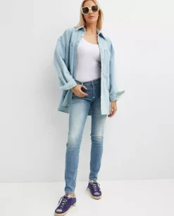 Błękitne jeansy z logo Super High Waist