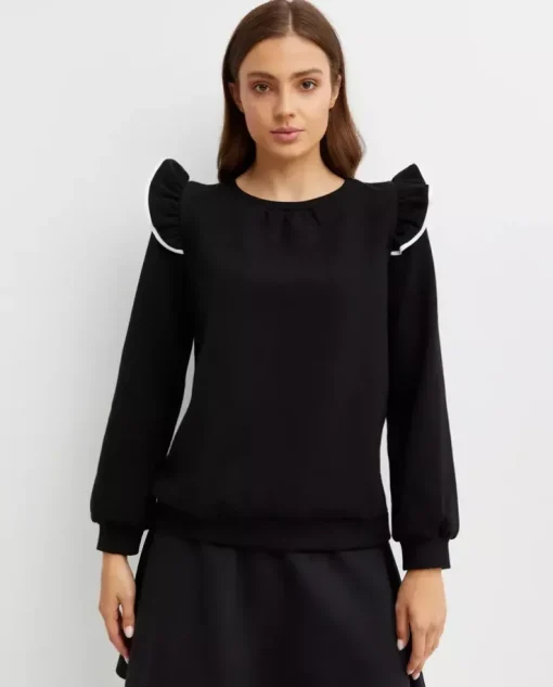 Bluza z falbanami na ramionach