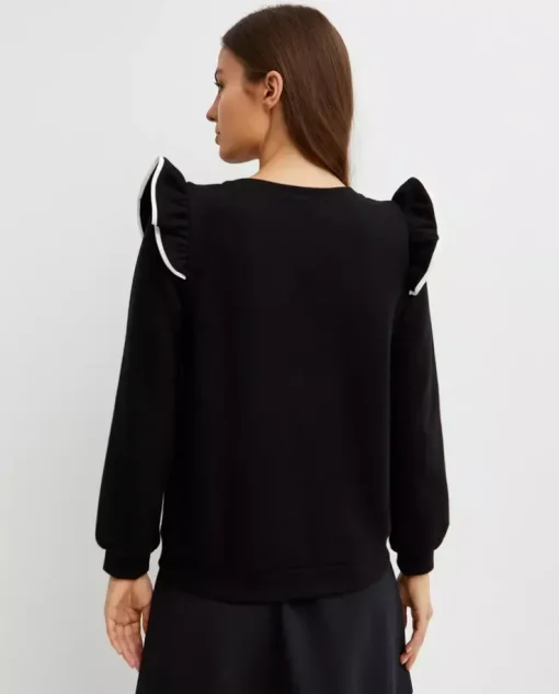 Bluza z falbanami na ramionach