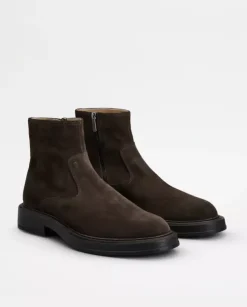 Brązowe zamszowe botki
