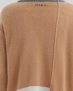 Brązowy sweter z kaszmiru