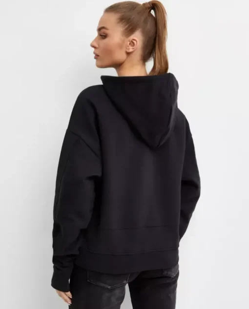 Czarna bluza z kapturem z logo
