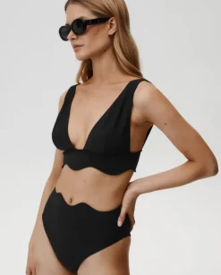 Czarna góra od bikini Bardot