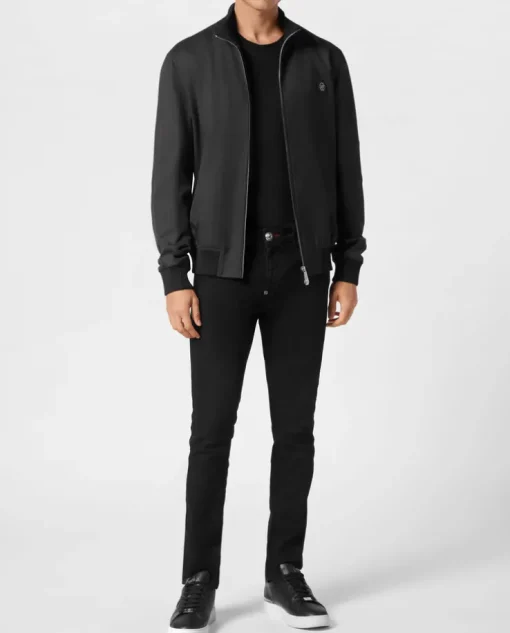 Czarna kurtka bomber