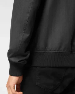 Czarna kurtka bomber