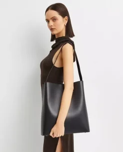 Czarna torebka na ramię SAC