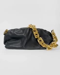 Czarna torebka typu pouch