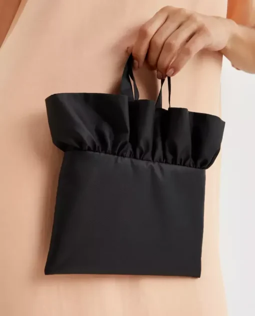 Czarna torebka z falbanką mini