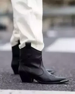 Czarne skórzane kowbojki Oud