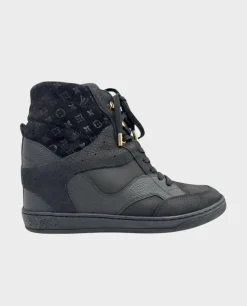 Czarne sneakersy na koturnie