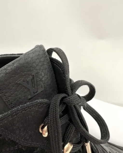 Czarne sneakersy na koturnie