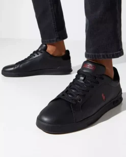 Czarne sneakersy z czerwonym logo