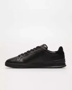 Czarne sneakersy z czerwonym logo
