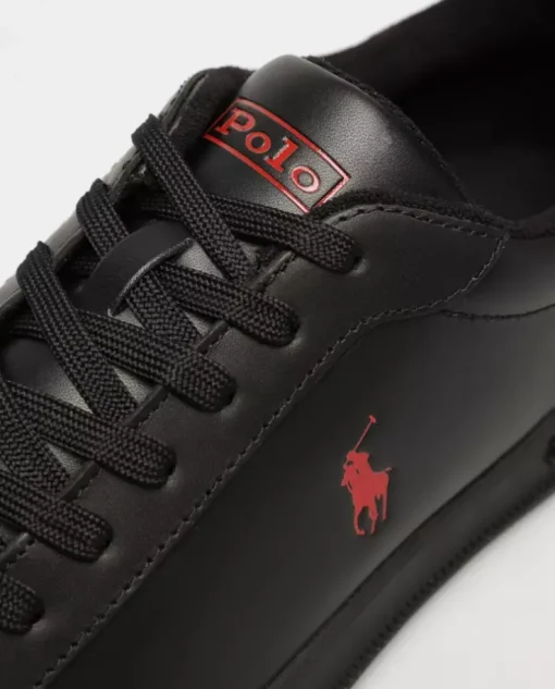 Czarne sneakersy z czerwonym logo