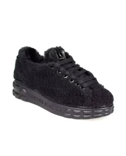 Czarne sneakersy z futerkiem