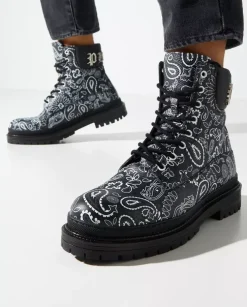 Czarne trapery Paisley