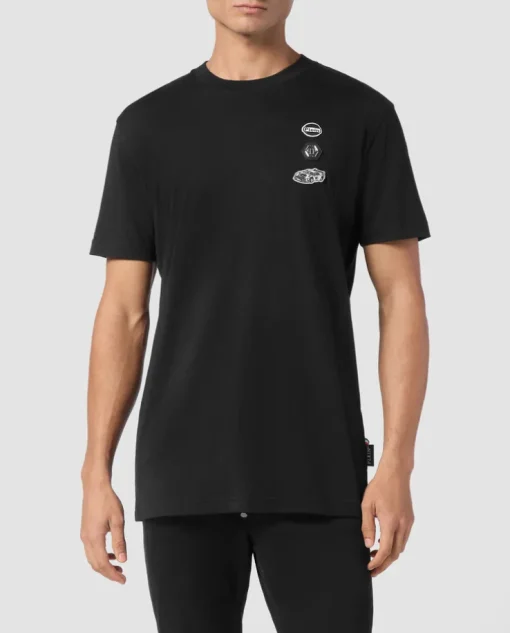 Czarny bawełniany t-shirt z naszywkami