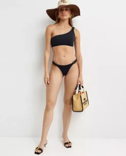 Czarny dół od bikini z łańcuszkami