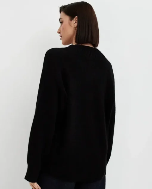 Czarny kaszmirowy sweter
