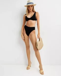 Czarny top od bikini Scout