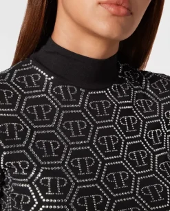 Czarny top z kryształowym monogramem