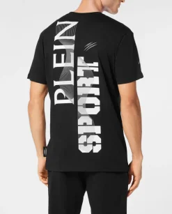 Czarny t-shirt z kontrastowym nadrukiem