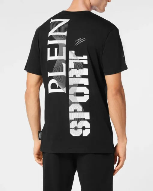 Czarny t-shirt z kontrastowym nadrukiem