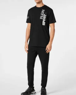 Czarny t-shirt z kontrastowym nadrukiem