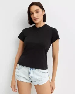 Czarny t-shirt z logo