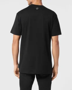 Czarny t-shirt z ozdobnym nadrukiem samochodu