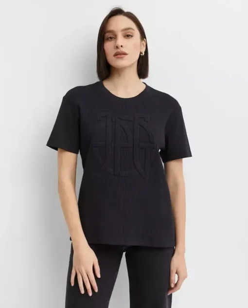 Czarny t-shirt z wytłoczonym logo