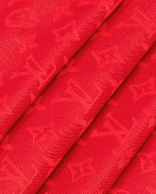 Czerwona chusta w monogram