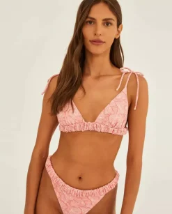 Czerwona góra od bikini Before Sunrise