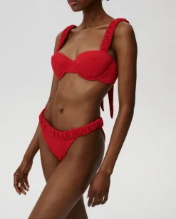 Czerwona góra od bikini Capri Sun