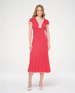 Czerwona sukienka w groszki Polka