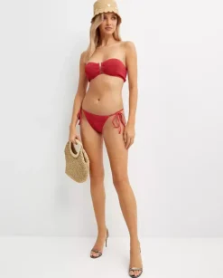 Góra od bikini w palmy Blake