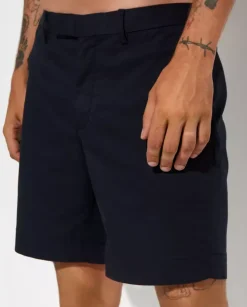 Granatowe spodenki Chino