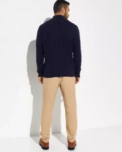 Granatowy sweter z bawełny