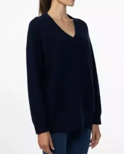 Granatowy sweter z kaszmiru
